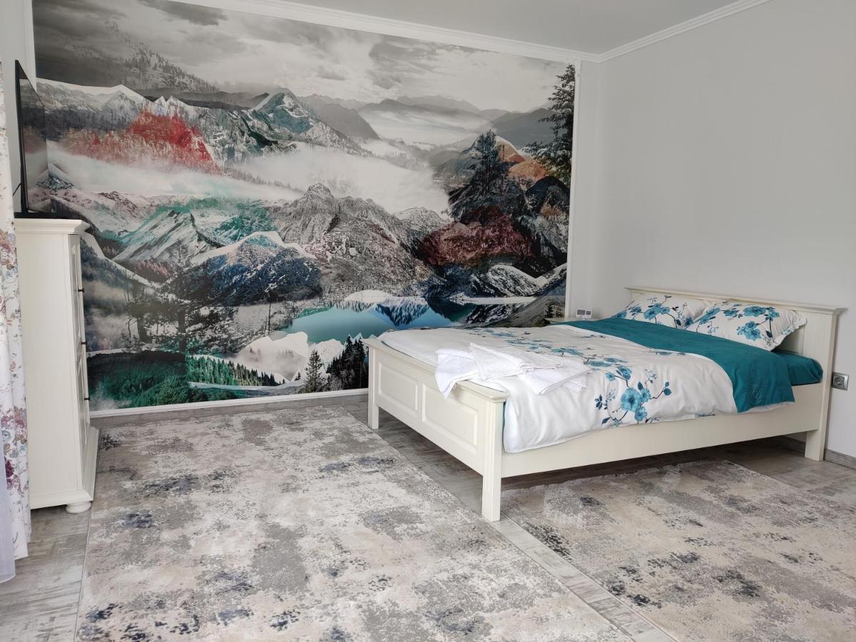 Vizuina Lupului Hotel Gura Humorului Buitenkant foto