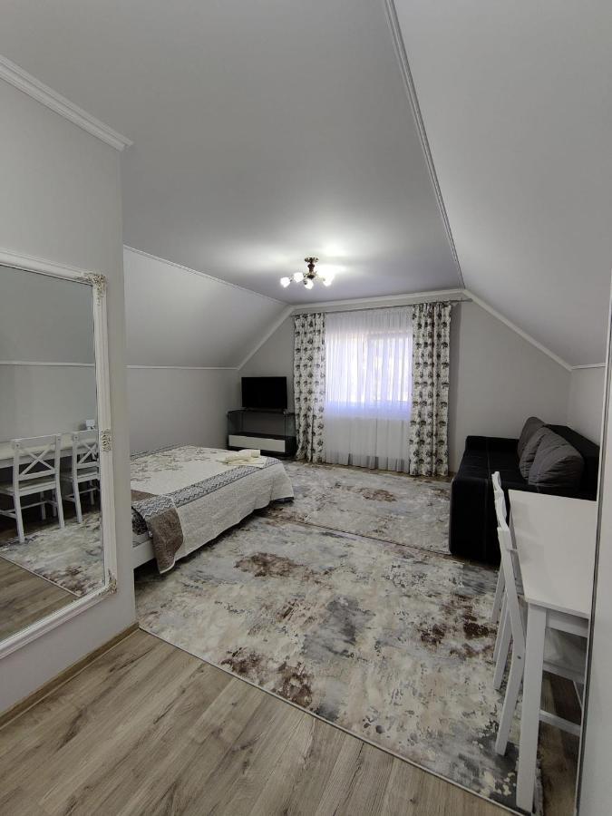 Vizuina Lupului Hotel Gura Humorului Buitenkant foto
