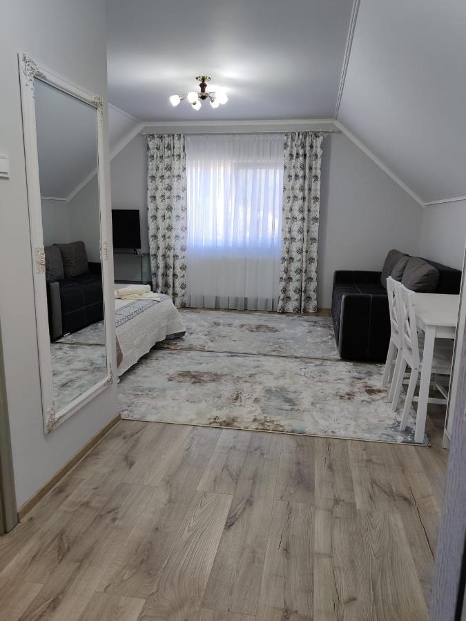 Vizuina Lupului Hotel Gura Humorului Buitenkant foto